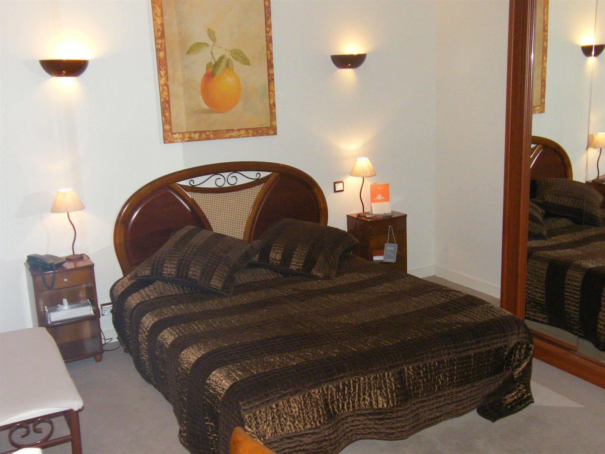 Auberge Du Cheval Blanc - Teritoria Selles-Saint-Denis Екстериор снимка